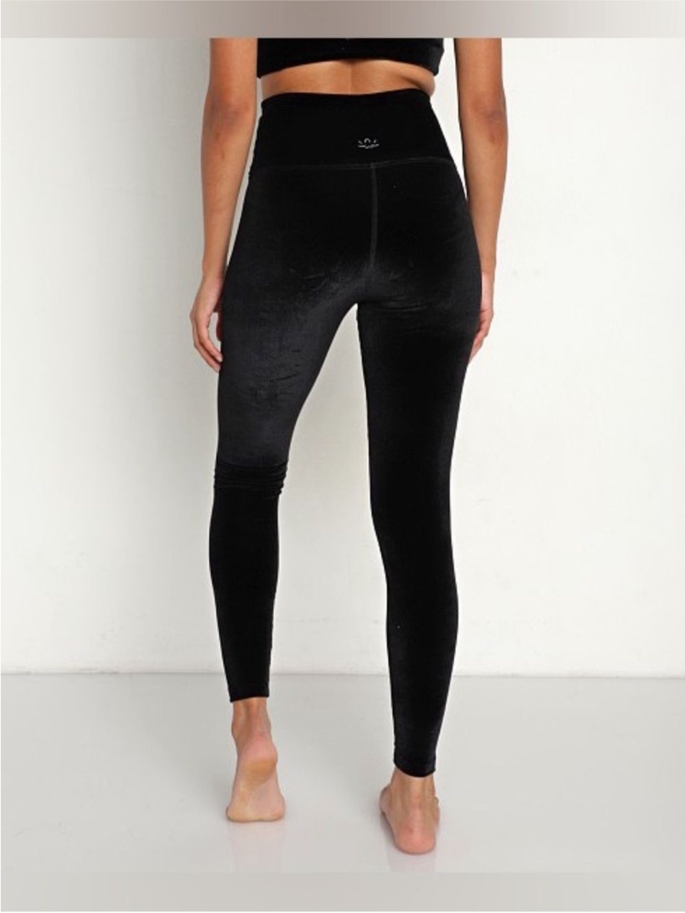 Beyond Yoga Velvet Motion High Waisted 7/8 Yoga Leggings in Black NWT Size Small